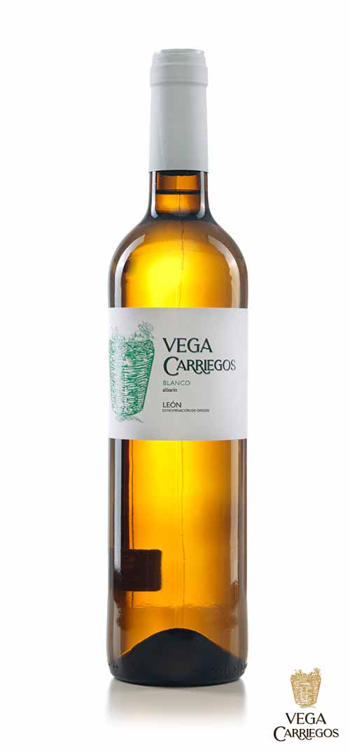 Botella de vino vegacarriegos vino blanco albarin